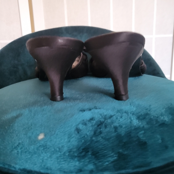 Vintage Victoria's Secret Black Satin Slippers Heels 10 - Picture 5 of 8